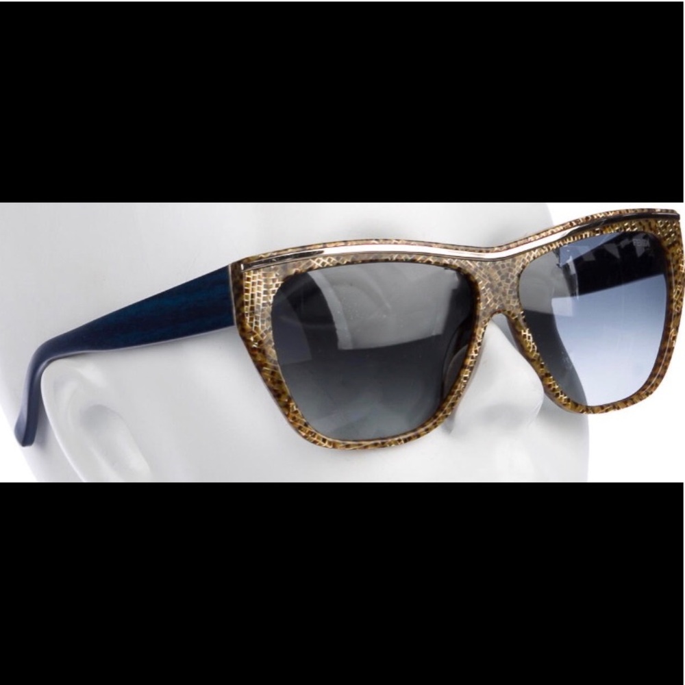 FENDI Fancy Squared Tinted Sunglasses 🕶